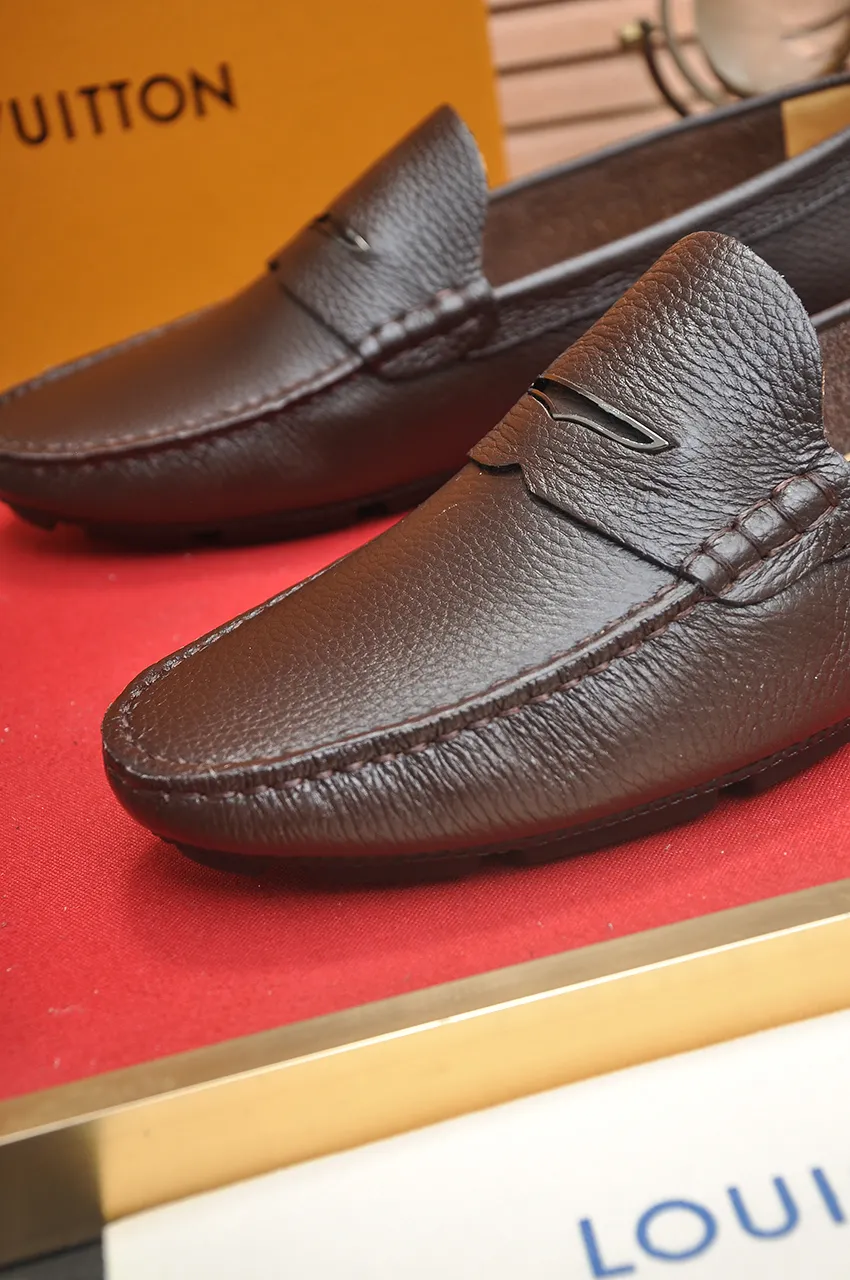 Men's men's shoes 💰420💶 [LV Doudou shoes] (water-dyed cowhide lining) new model is on the market, available on the official website. The new Doudou shoes are processed into single-color materials, and the uppers are made of imported horsehide leather. The body of the shoe is fully hemmed with mark thread, and is lined with imported original cowhide leather. The elegant shoe shape is super suitable for all-matching, and the size is 38-44.